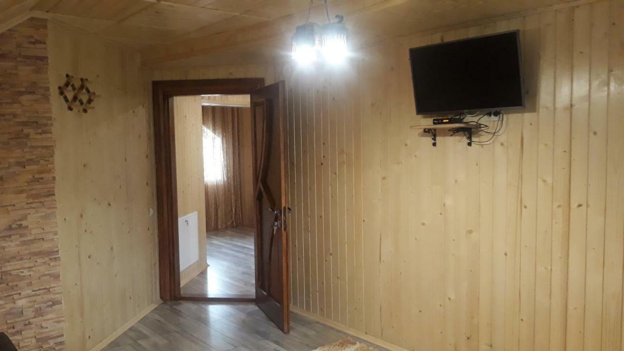 Bee House Поляниця Апартаменти Bukovel Eksteriør billede